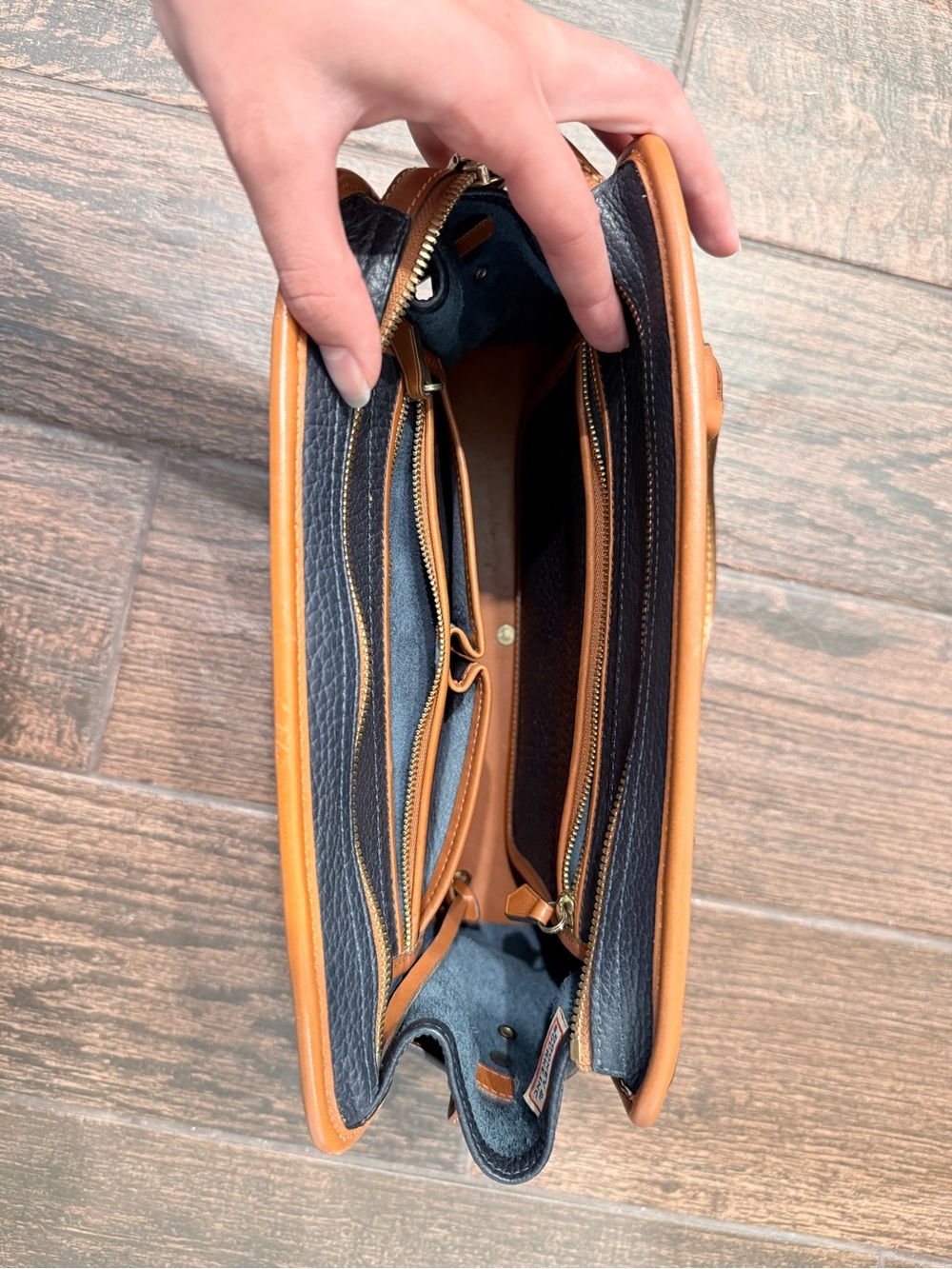Dooney & Bourke Vintage Hand Bag - Picture 3 of 4
